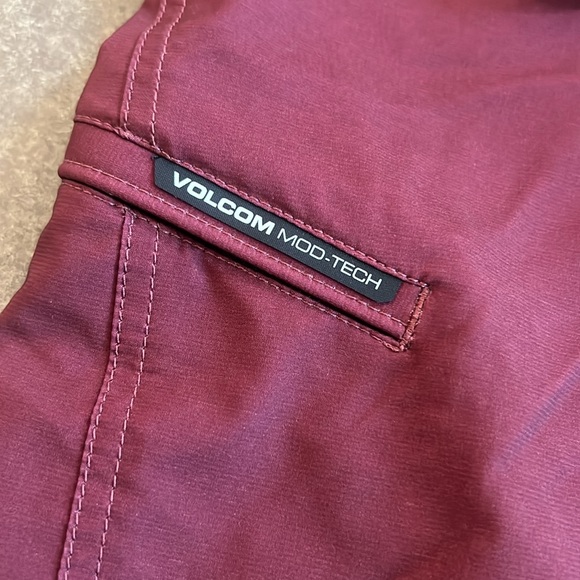 Volcom Board Shorts - Picture 4 of 7